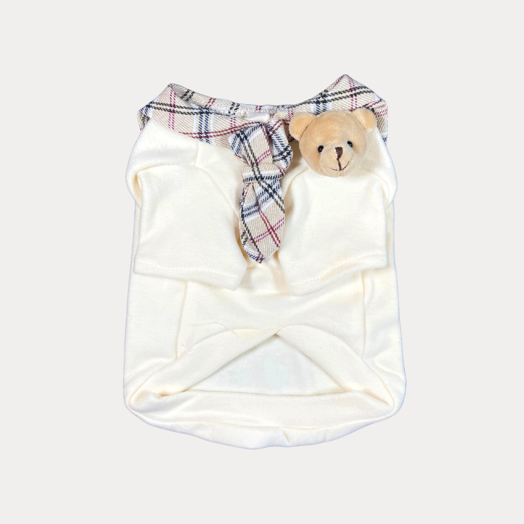Plaid Creamy T-Shirt with Bear Brooch