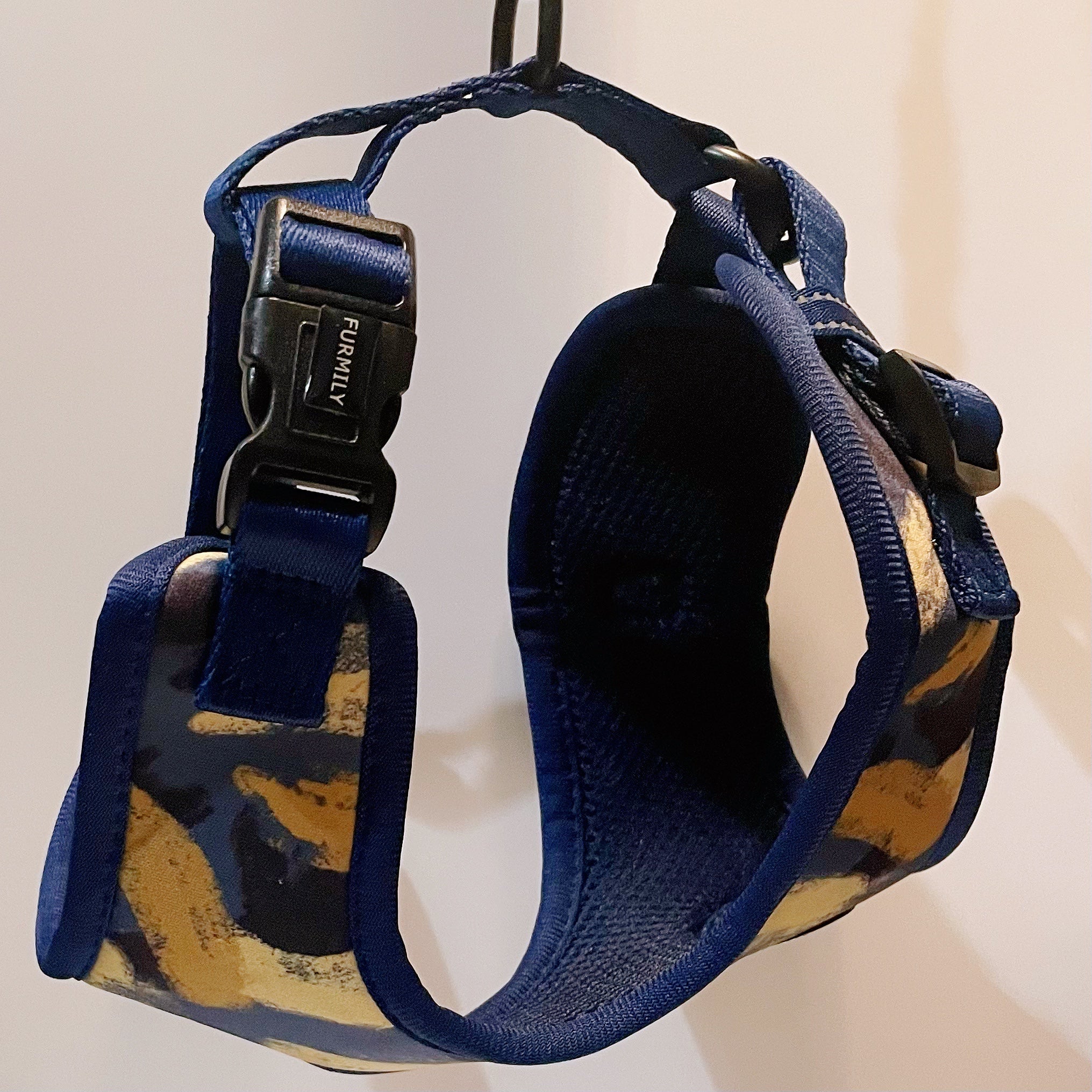 Walk Essentials | "Brush My Life" | Adjustable Harness & Lead